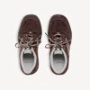 Adidași din piele de căprioară pentru bărbați, model „Hamptons”, în nuanțe de maro închis/gri