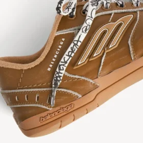 Adidași Hamptons pentru bărbați, cu aspect ușor uzat, în nuanța camel