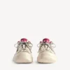 Sneakerși pentru femei „Hamptons” cu aspect ușor uzat, în nuanțe de alb murdar/roșu