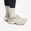 Adidași Jet pentru femei, culoare coajă de ou
