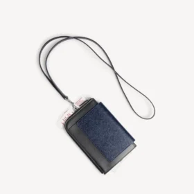 Balenciaga pentru bărbați | Suport pentru telefon „Passport” din colaborarea cu NBA, în culoarea albastră