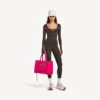 Bluză techwear pentru femei, cu mâneci lungi, mulată, în nuanțe de maro kaki/roz neon