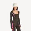 Bluză techwear pentru femei, cu mâneci lungi, mulată, în nuanțe de maro kaki/roz neon