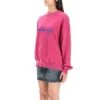Hanorac cu guler rotund și logo script „Dark Fuchsia” 697869TMVB50507