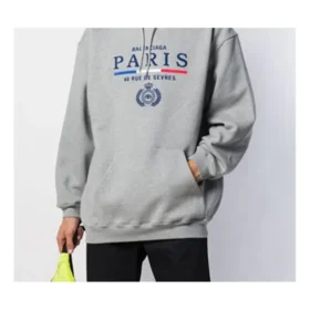 Hanorac pentru bărbați Balenciaga cu logo pe piept, gri, 570811TGV681300 Hanorac pentru bărbați Balenciaga cu logo pe piept, gri, 570811TGV681300
