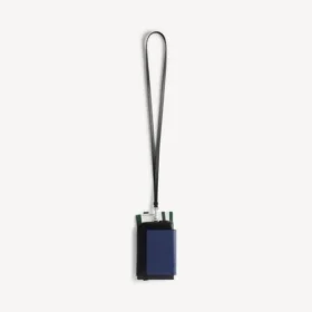 Husă pentru telefon în formă de pașaport pentru bărbați, în nuanța „passport blue”