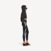 Jachetă scurtă techwear pentru femei, de culoare neagră