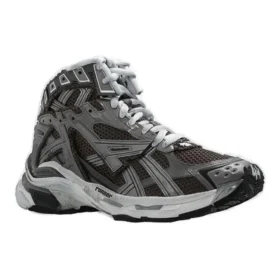 Runner Sneakerși cu talpă înaltă „Țesătură din nailon gri cu aspect de piele de căprioară” 695764W3RH31891 Runner Sneakerși cu talpă înaltă „Țesătură din nailon gri cu aspect de piele de căprioară” 695764W3RH31891