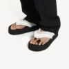 Sandale cu baretă pentru femei „Jet Lag” în culoarea alb murdar