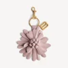 Talisman/breloc pentru femei în formă de floare din cuarț roz Talisman/breloc pentru femei în formă de floare din cuarț roz