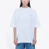 Tricou alb cu mâneci scurte, logo cu litere mici, croială lejeră 556104TYK289000
