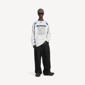Tricou cu mâneci lungi oversized pentru bărbați, din colecția Balenciaga | NBA, în culorile alb/multicolor Tricou cu mâneci lungi oversized pentru bărbați, din colecția Balenciaga | NBA, în culorile alb/multicolor