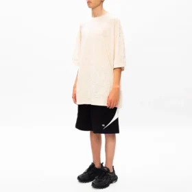 Tricou pentru bărbați Balenciaga cu logo brodat, guler rotund și mâneci scurte, alb cremos 641614TJV829757 Tricou pentru bărbați Balenciaga cu logo brodat, guler rotund și mâneci scurte, alb cremos 641614TJV829757