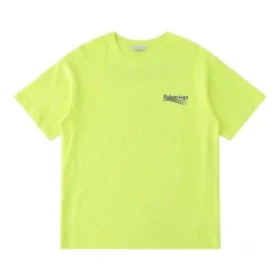 Tricou pentru bărbați Balenciaga cu logo mic, guler rotund și mâneci scurte, galben 620967TJVF77110 Tricou pentru bărbați Balenciaga cu logo mic, guler rotund și mâneci scurte, galben 620967TJVF77110