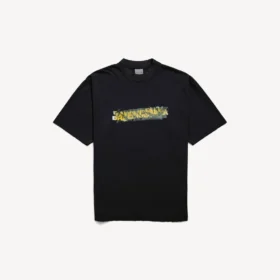 Tricou pentru bărbați cu croială medie, cu imprimeu „messy spray”, în negru Tricou pentru bărbați cu croială medie, cu imprimeu „messy spray”, în negru