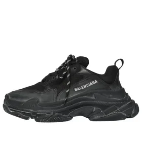 Triple S „Distressed Black” 531388W09O11000